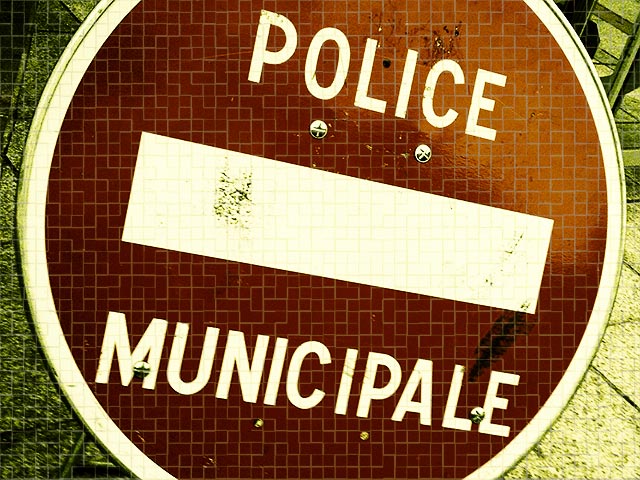 Interdit à la police municipale ? – Photo CC by C’était mieux demain
